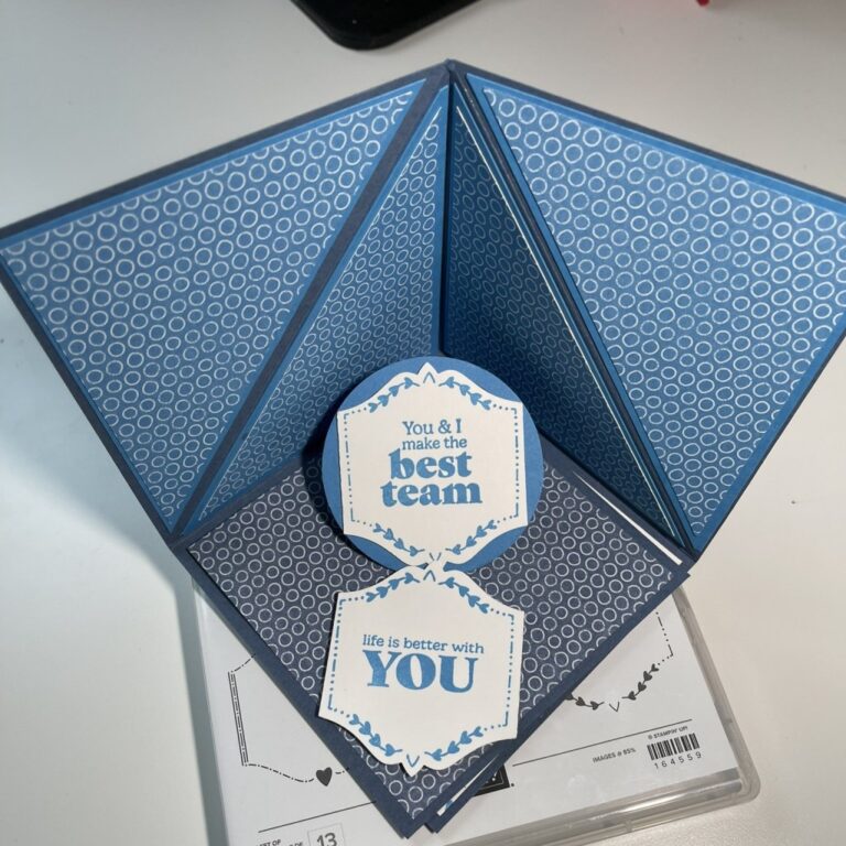 Hugs for Love Corner Easel Card